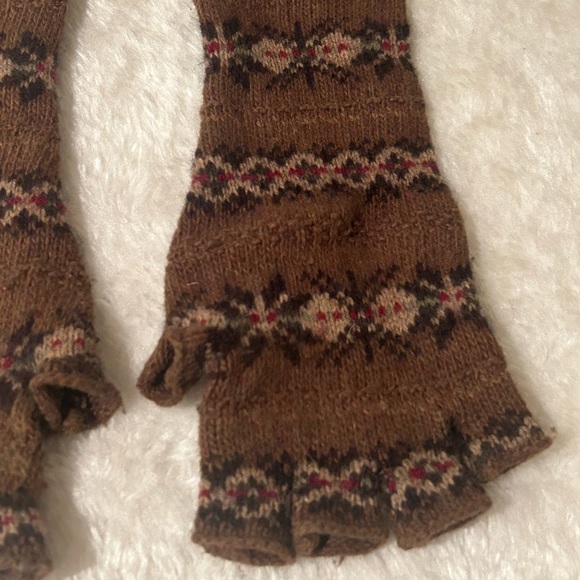 Ralph Lauren Kids Fairisle Fingerless Equestrian Gloves - Picture 3 of 7